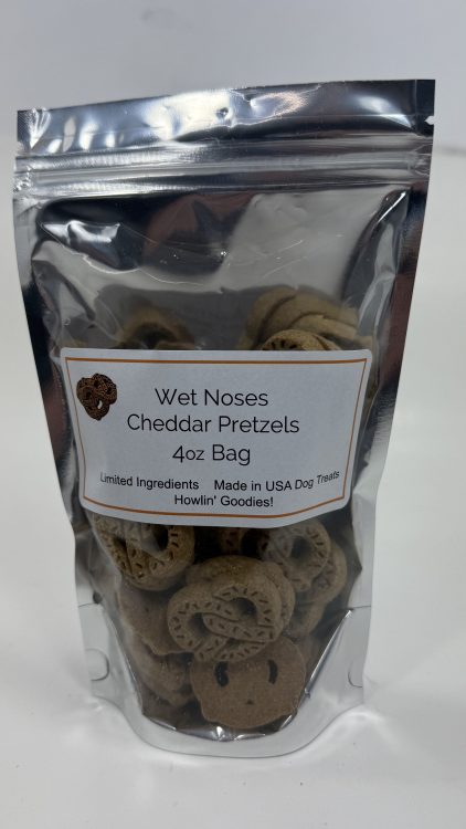 Wet Noses Cheddar Pretzels Dog Treats - 4oz Bag